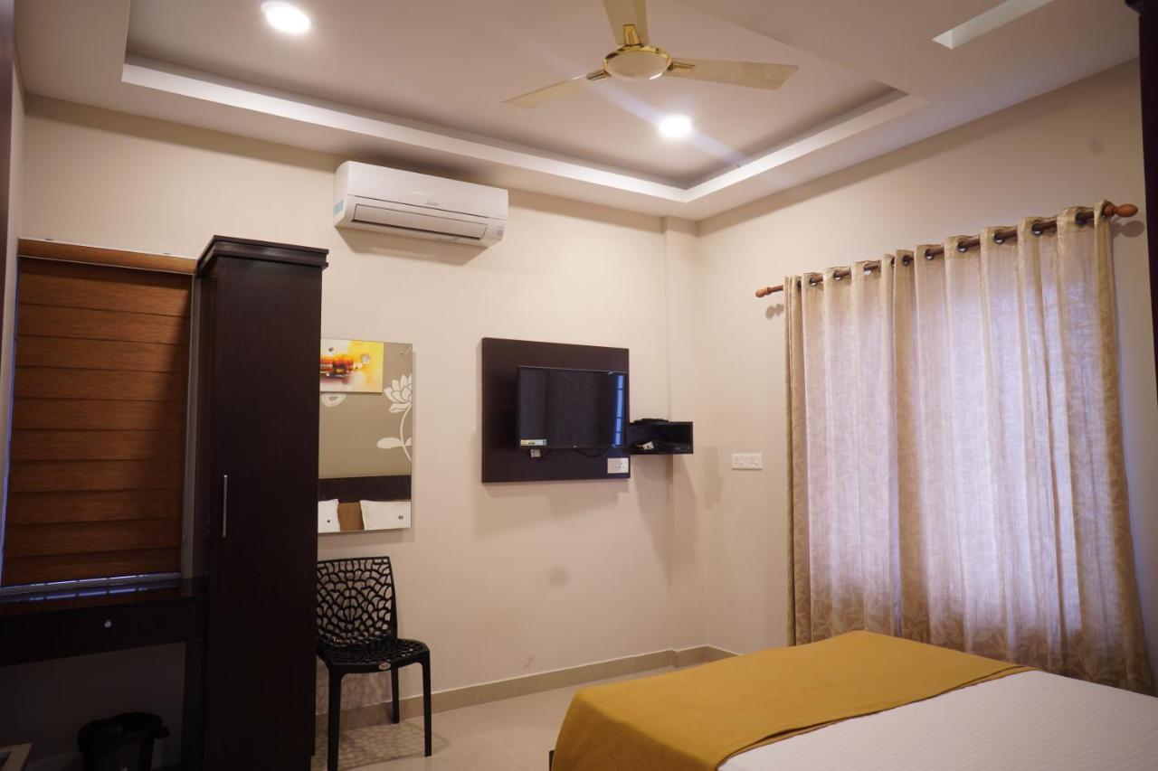 Metro Residency Hotel Kochi Eksteriør billede