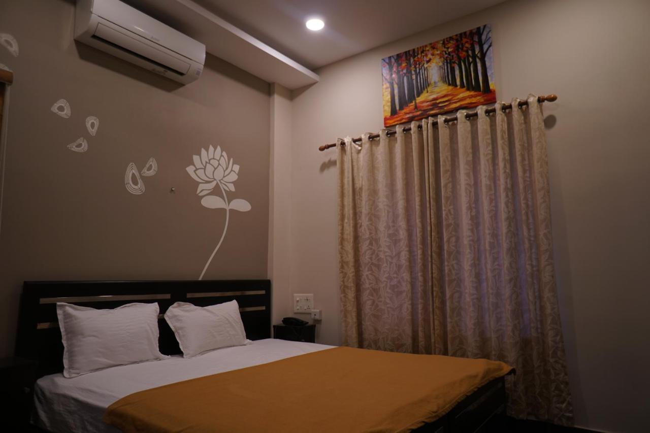 Metro Residency Hotel Kochi Eksteriør billede