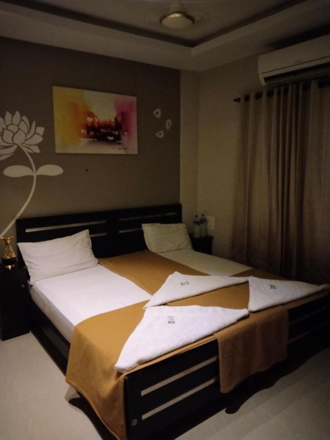 Metro Residency Hotel Kochi Eksteriør billede