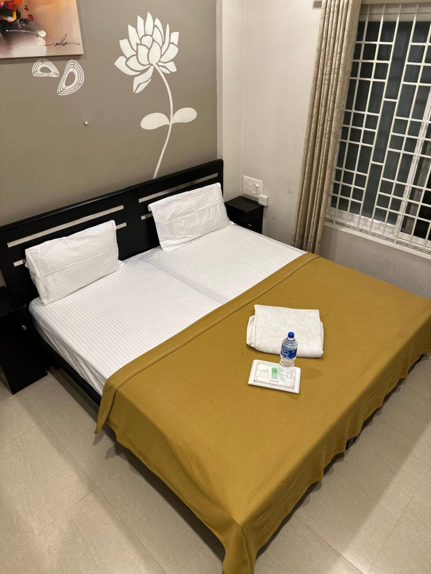 Metro Residency Hotel Kochi Eksteriør billede