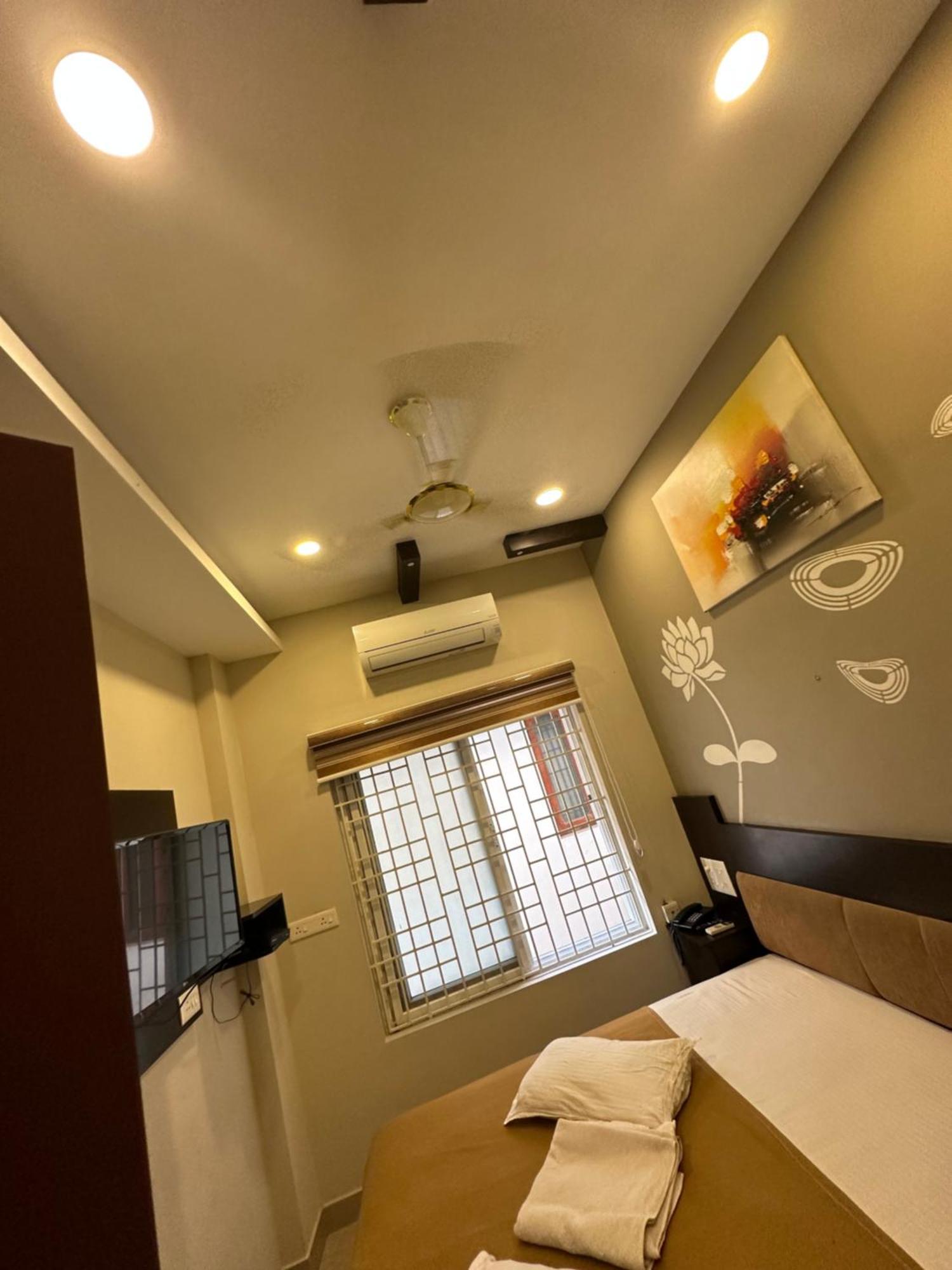 Metro Residency Hotel Kochi Eksteriør billede