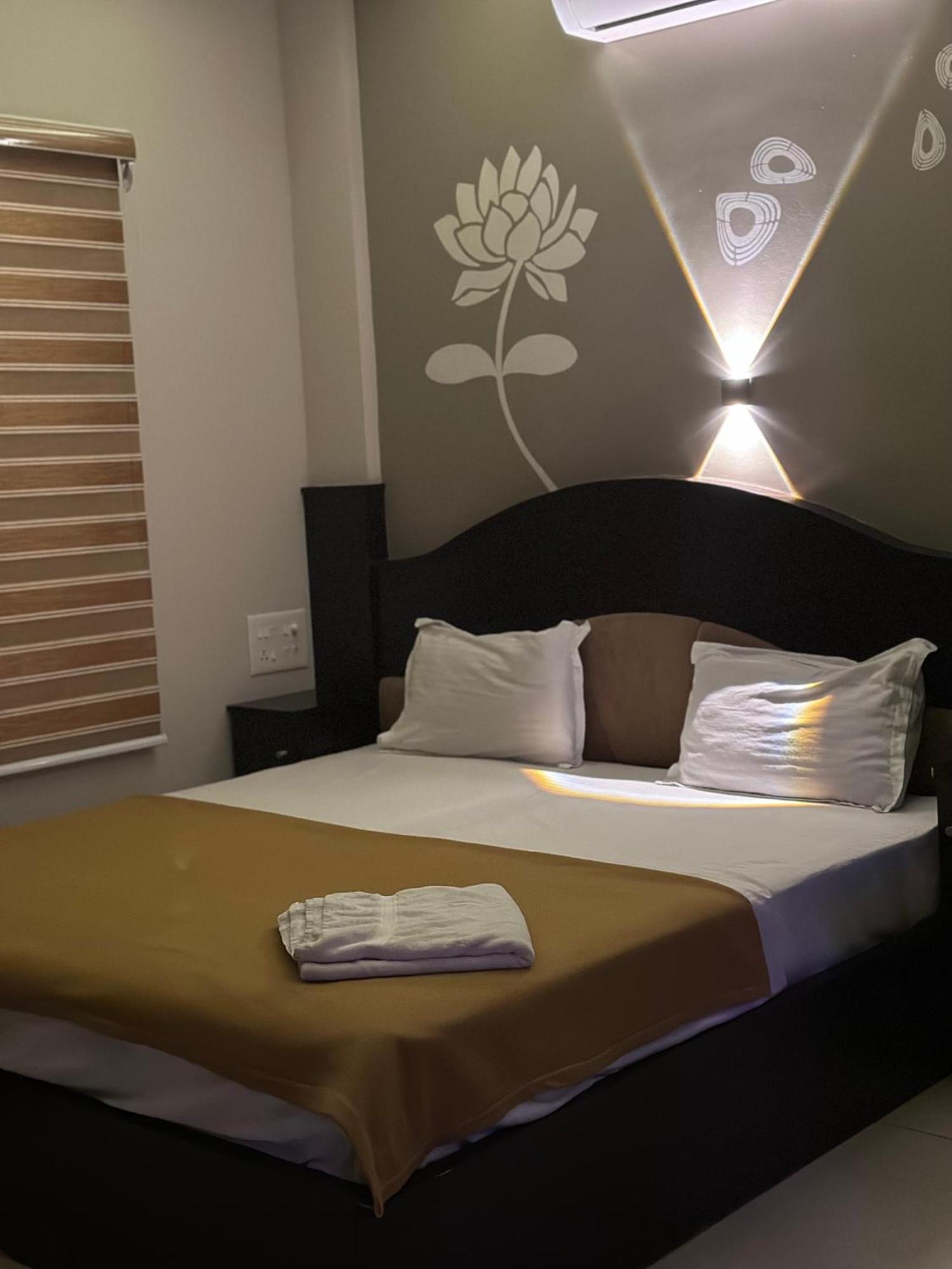 Metro Residency Hotel Kochi Eksteriør billede