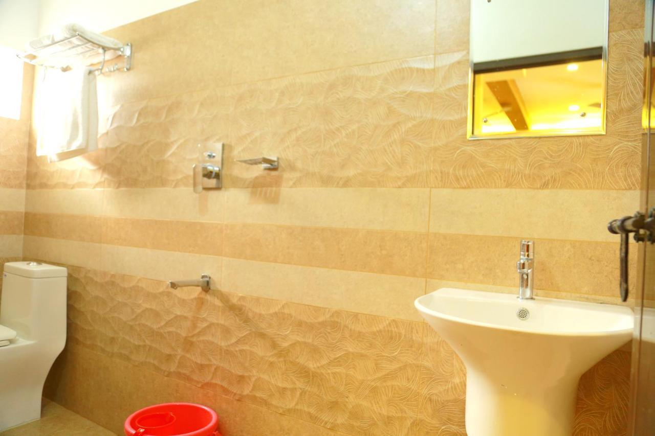Metro Residency Hotel Kochi Eksteriør billede