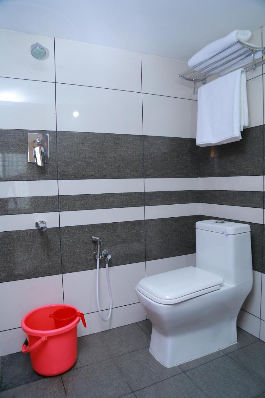 Metro Residency Hotel Kochi Eksteriør billede