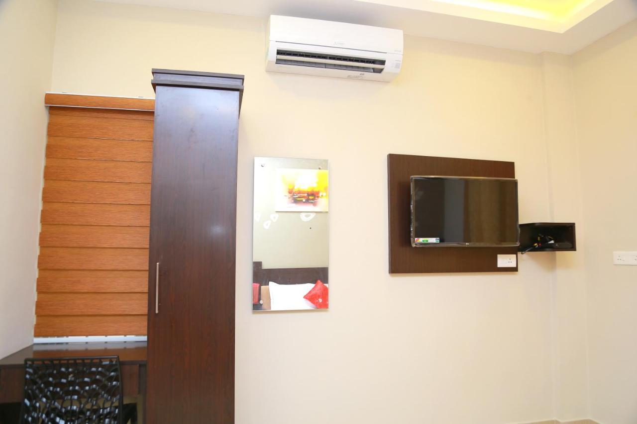 Metro Residency Hotel Kochi Eksteriør billede