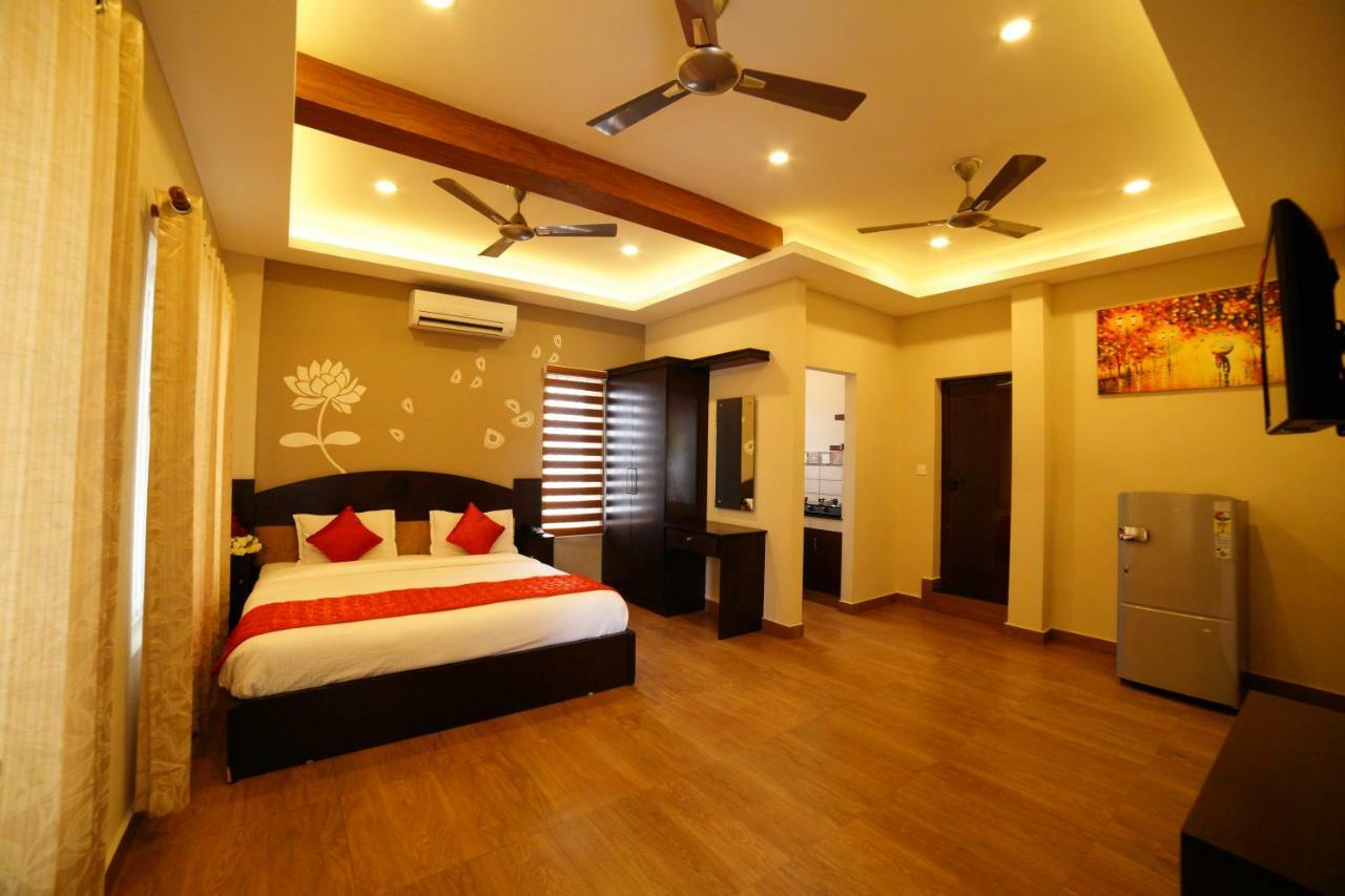 Metro Residency Hotel Kochi Eksteriør billede